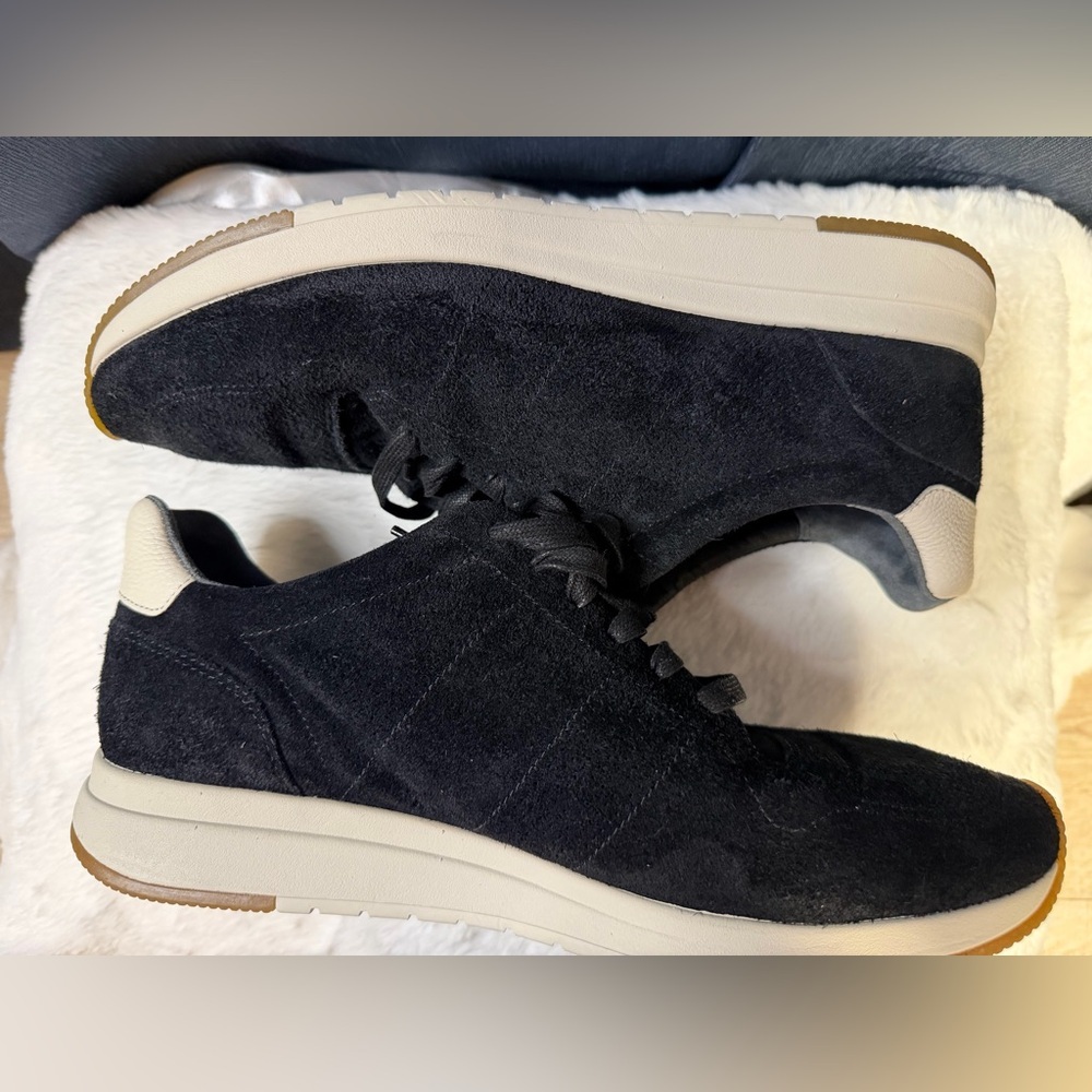 Vince Men’s Suede Low-Top Sneakers – Size 9.5 (EU 43) – Black / Charcoal - Picture 6 of 8